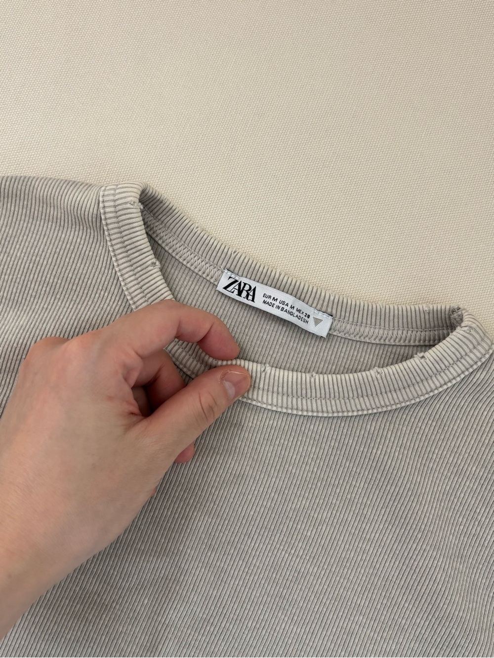 Zara Cropped Ribbed T-Shirt - Picture 2 of 5